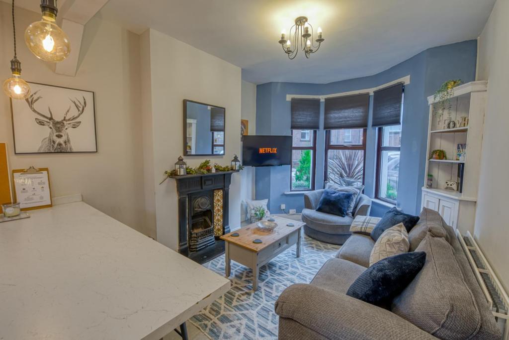 Charming City Home, Beside The Serene Ormeau Park Belfast Exterior photo