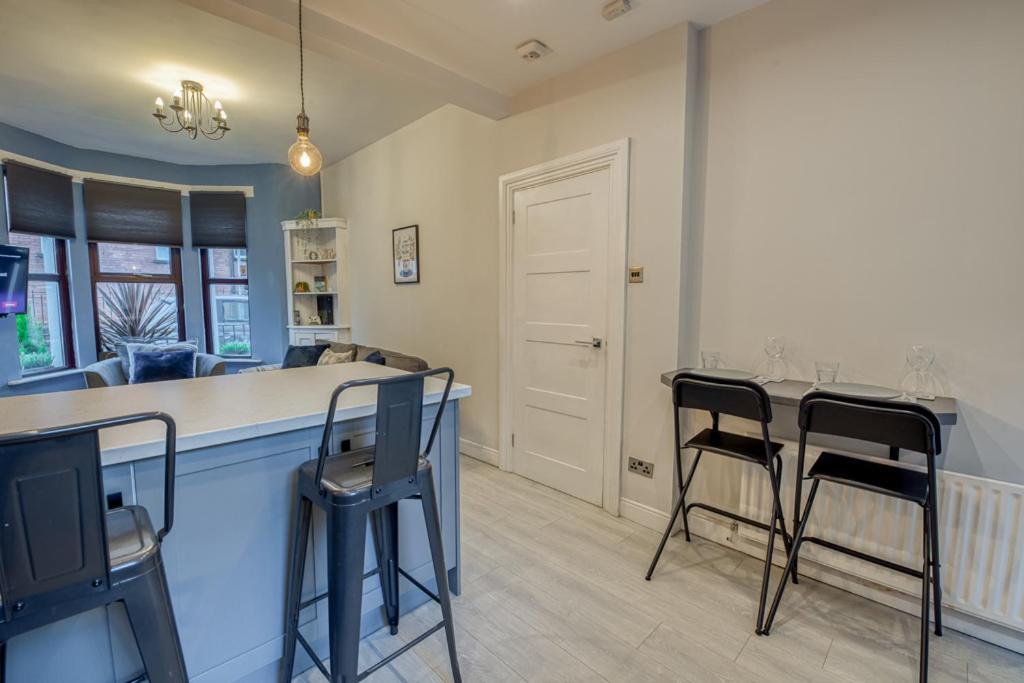 Charming City Home, Beside The Serene Ormeau Park Belfast Exterior photo